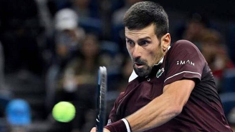 Djokovic avanza a la final del ATP 500 de Beijing tras un final dramático frente a Medvedev