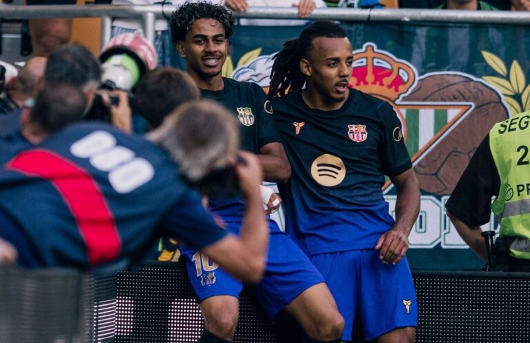El Barcelona arrolla al Betis y se mantiene perfecto en La Liga