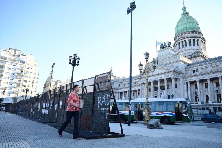 El oficialismo buscará incluir el proyecto de Malvinas en la sesión del miércoles