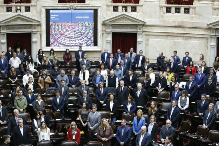El oficialismo logra quórum y da inicio a una extensa sesión en Diputados
