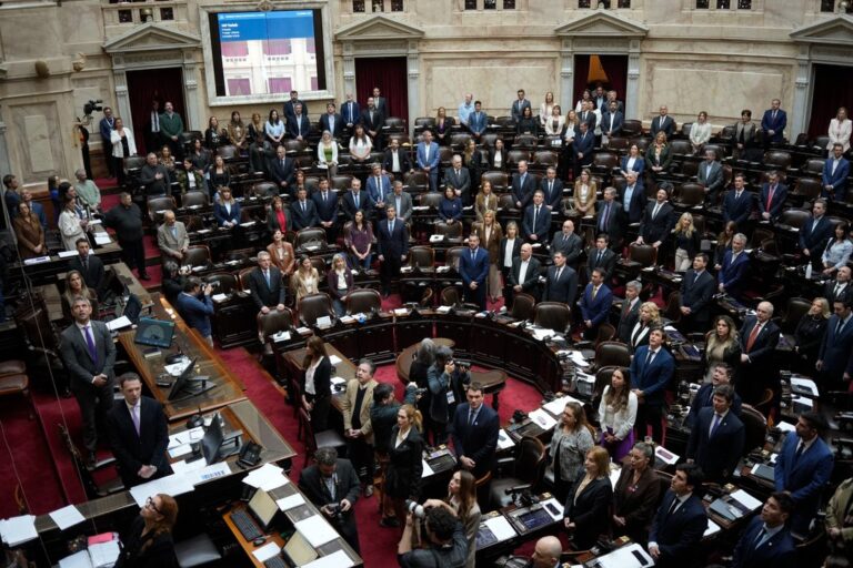 El oficialismo se sostiene tras una maratónica sesión en Diputados, pero surgen señales de alerta