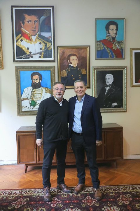 Fernando Gray presenta su modelo de gestión al Partido Federal