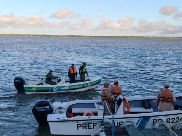 Intenso operativo en Corrientes para rescatar a dos peones desaparecidos en el río Paraná