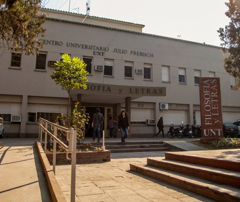 Investigación en Tucumán por amenazas a estudiante y presencia policial en la UNT