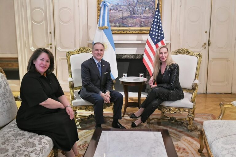 Karina Milei se reúne con embajador de EE.UU. tras anuncio de inversiones millonarias
