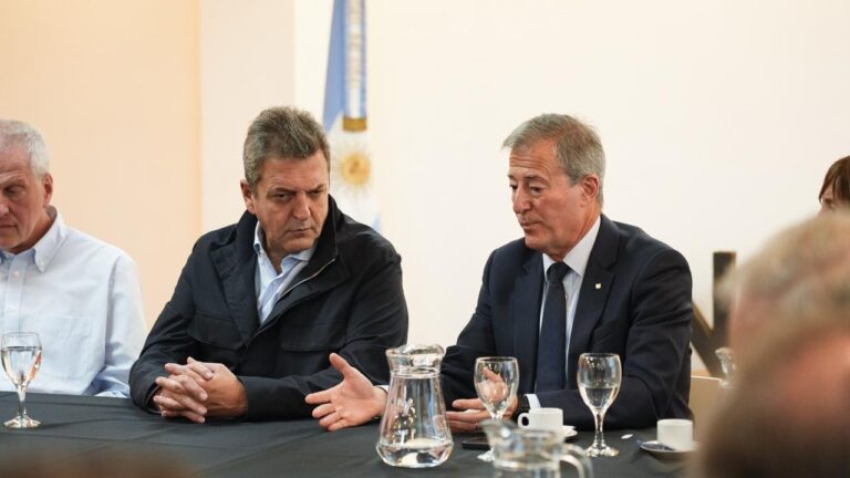 Massa alertó sobre la crisis en universidades y la fuga de talento