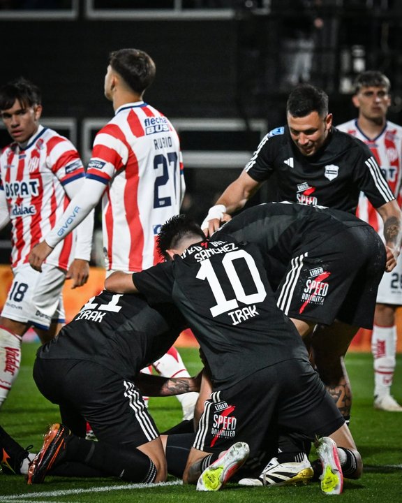 Riestra y Unión empatan en un duelo sin brillo que no les favorece