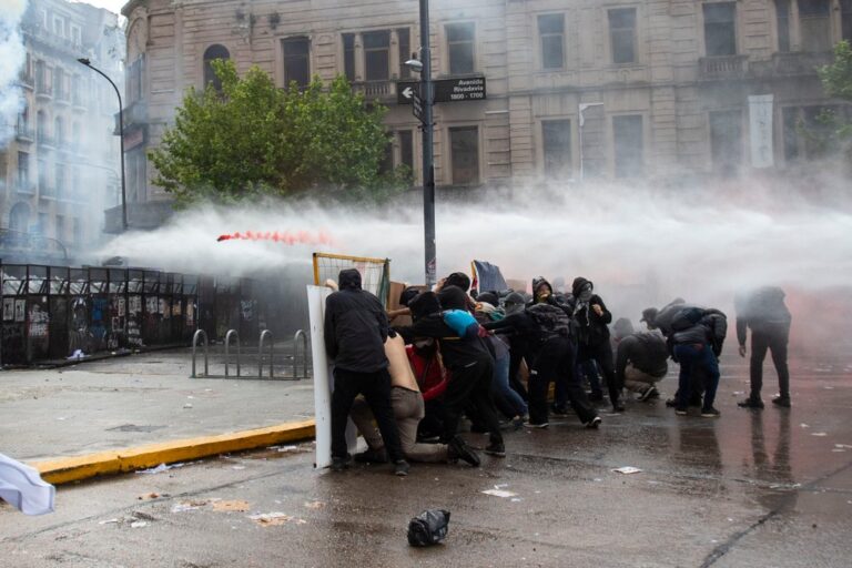 Varsky alerta sobre infiltrados en la Marcha Federal Universitaria