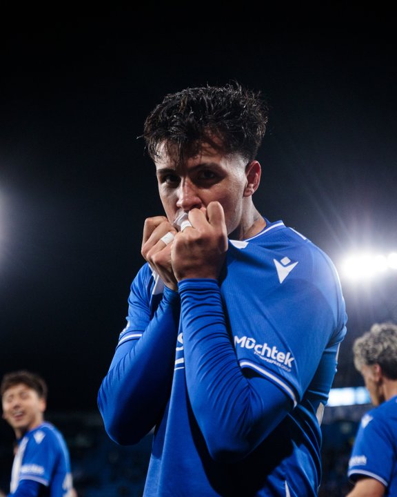 Vélez se impone a Gimnasia de Mendoza y se acerca a la cima del torneo